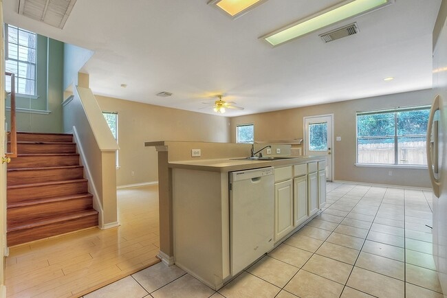 Photo - 7 Newberry Trail Ct