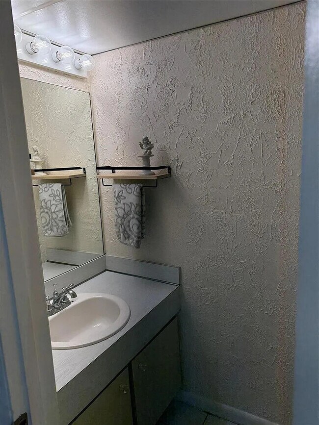 Photo - 3007 NW 68th St Unit 9C