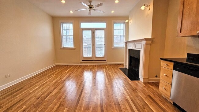 Photo - 511 N Hartland Ct Unit 2N