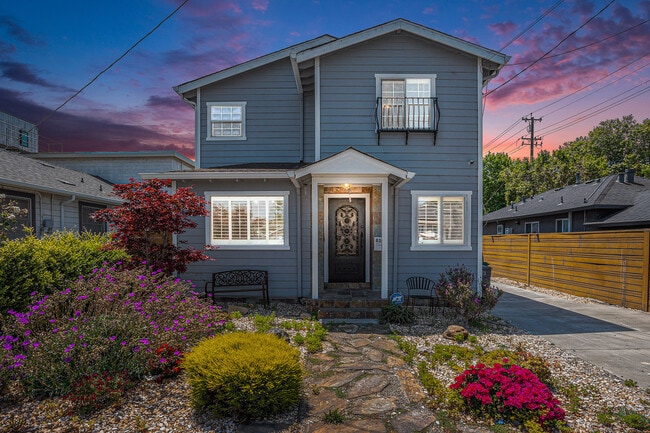 Photo - 834 Page St House
