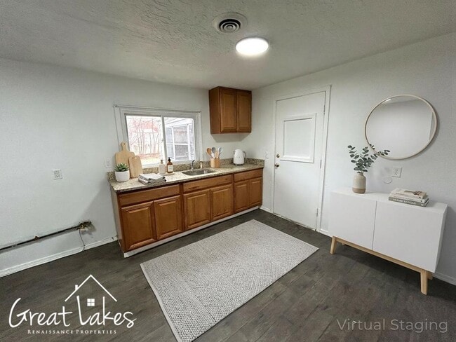 Photo - Beautiful 2 Bedroom 1 Bathroom now available for rent!