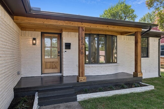 Photo - 8566 Sweetwood Dr