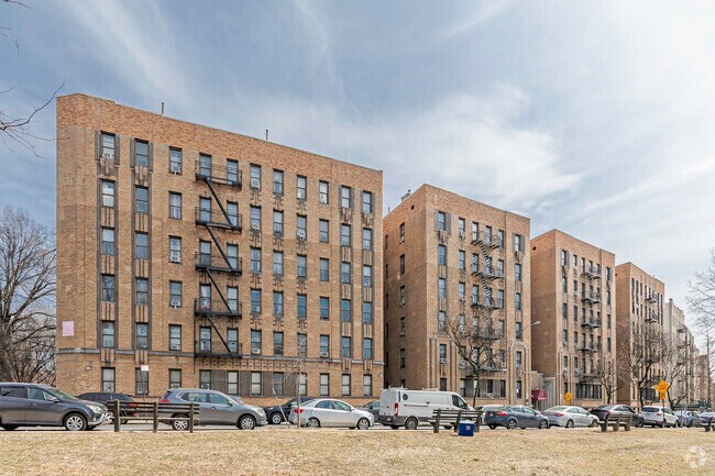 Photo - 75 W Mosholu N Apartments