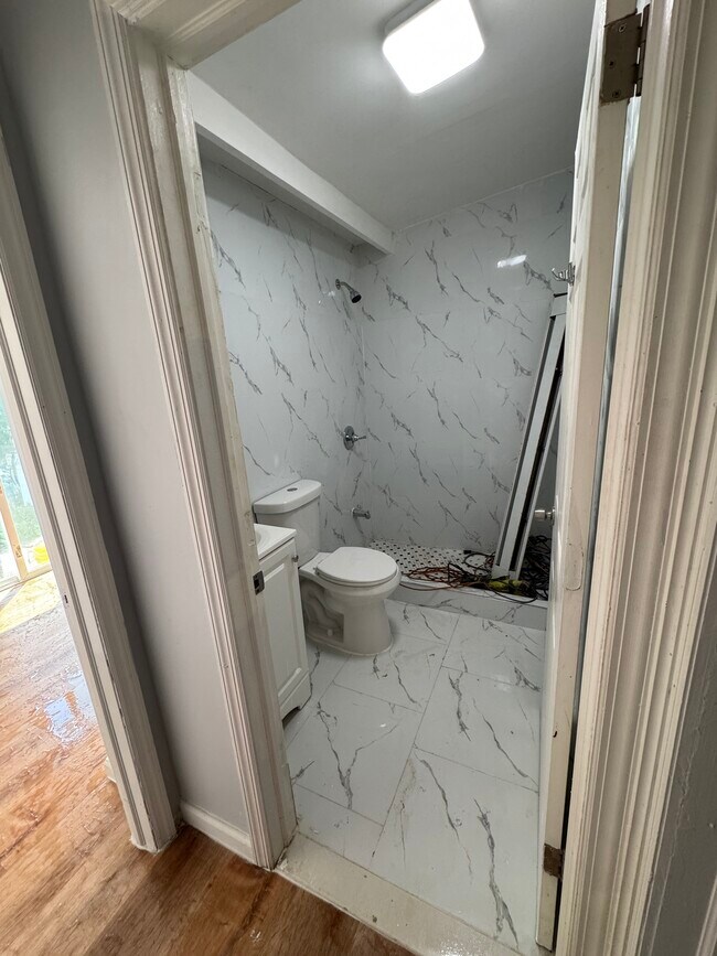 Photo - 98 W 27th St