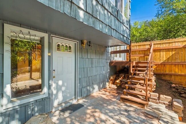 Building Photo - 135 S Path Unit Lower