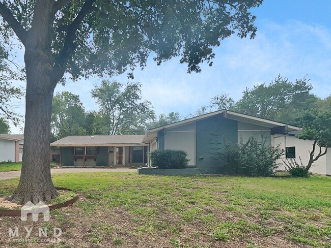 Building Photo - 925 Warren Way Rental