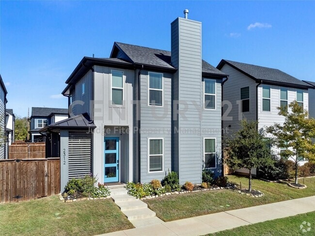 Building Photo - Beautifully Designed 3/2.5/2 Home in Fort ...