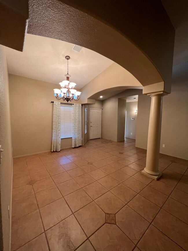 Photo - 3 BEDROOM HOME IN FALLS RANCH!