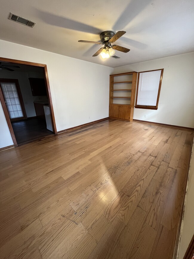 Photo - 5757 Naff Ave