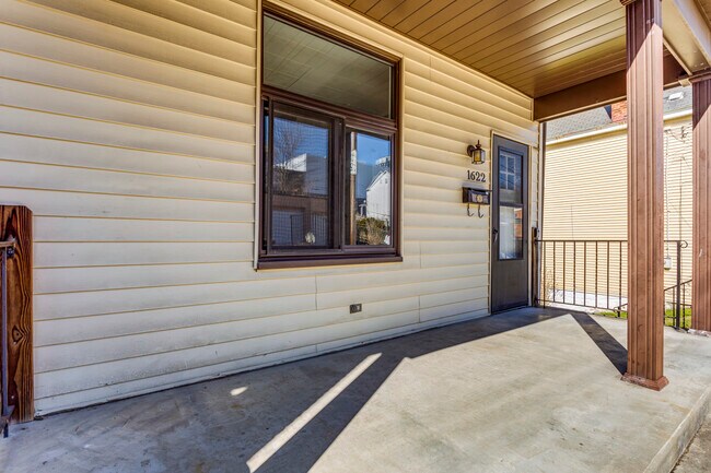 Photo - 1622 Westmont Ave