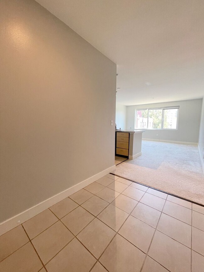 Photo - Cozy Urban 1BD/1BTH Condo for Lease in Belltown!