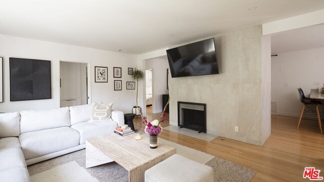 Photo - 4049 Fairway Blvd