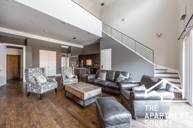 Photo - 1008 W Lake St Unit 2