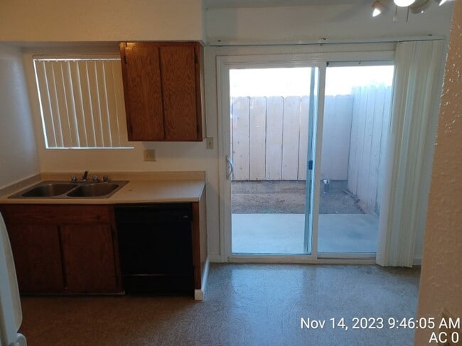 Photo - 202 W Dakota Ave
