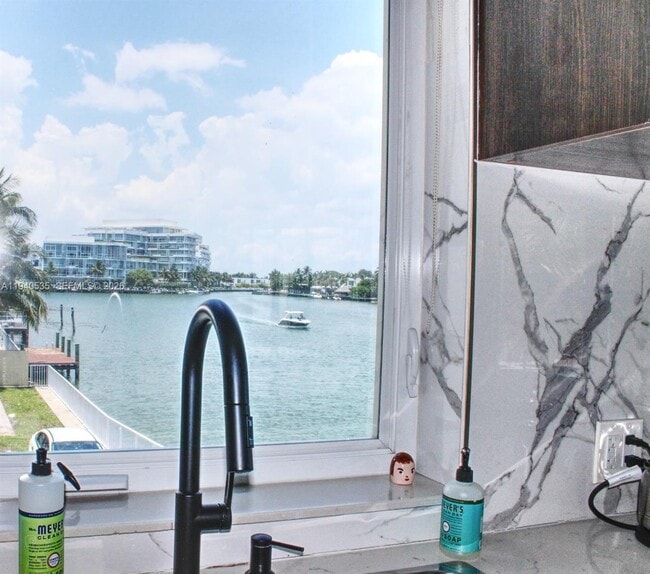 Photo - 4710 Pine Tree Dr Unidad 49