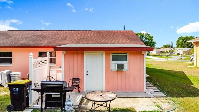 Building Photo - 739 Dromedary Dr Unit Efficiency