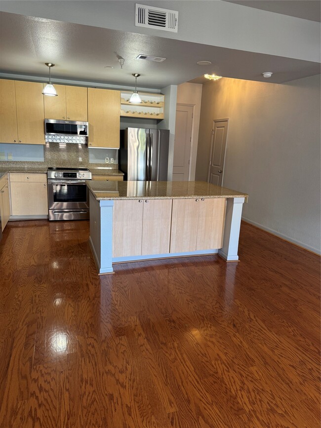 3505 Sage Rd Unidad 303