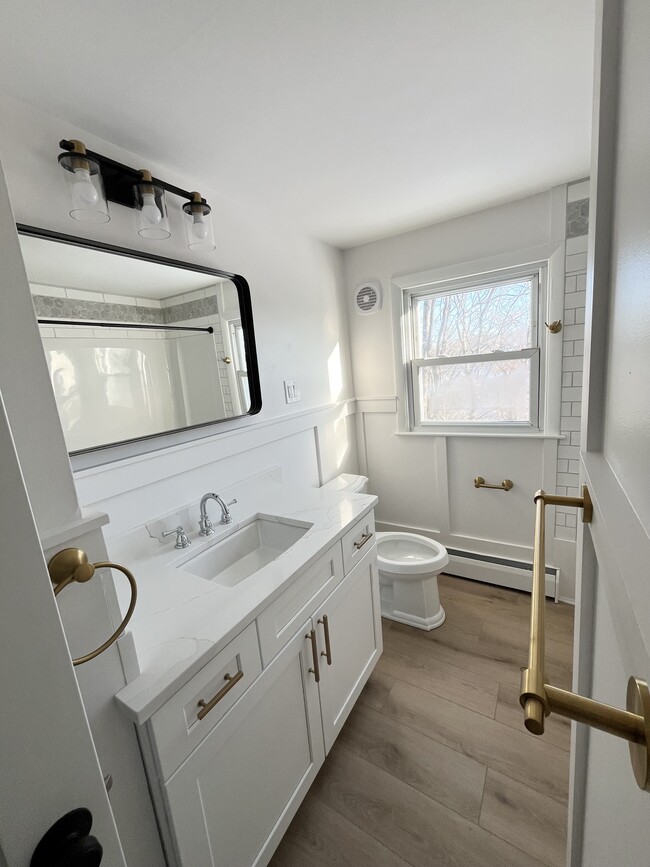 Photo - 11 Beacon St Unit Quiet Commy