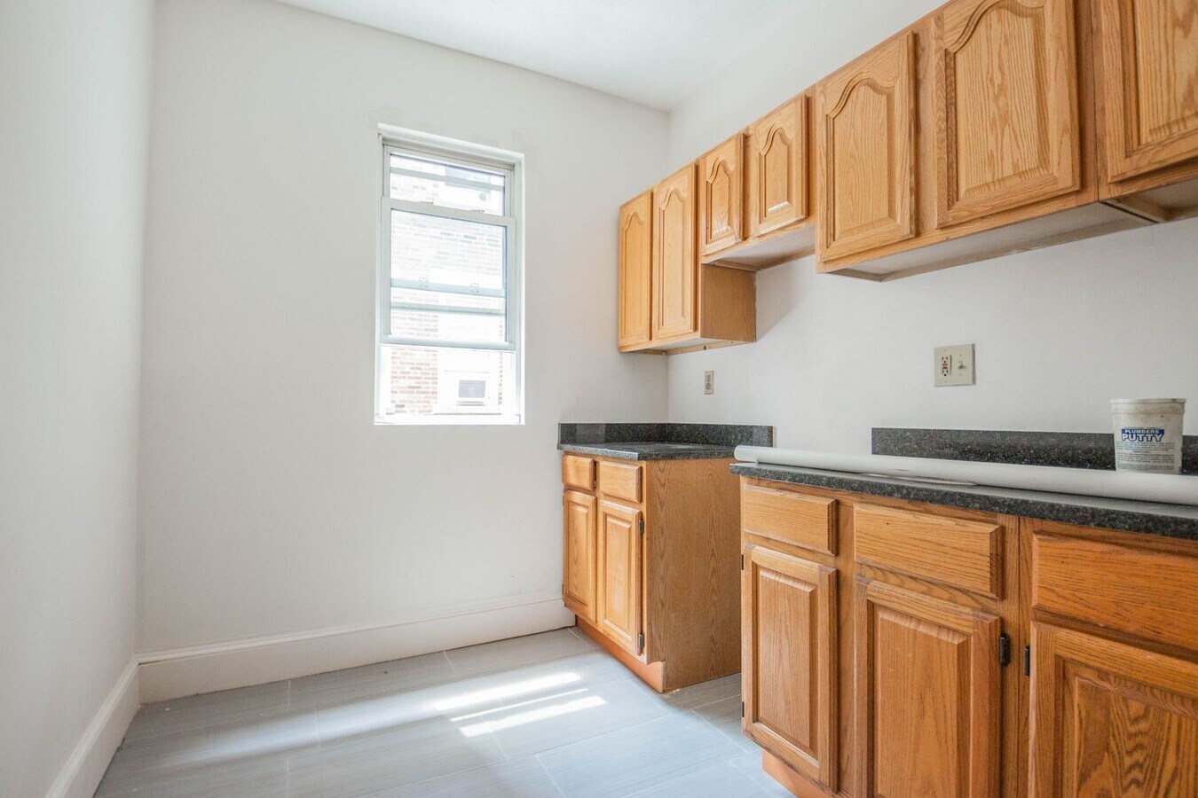 Photo - Allston 1 Bed Split – Heat & Hot Water Included – Great Value – 9/1