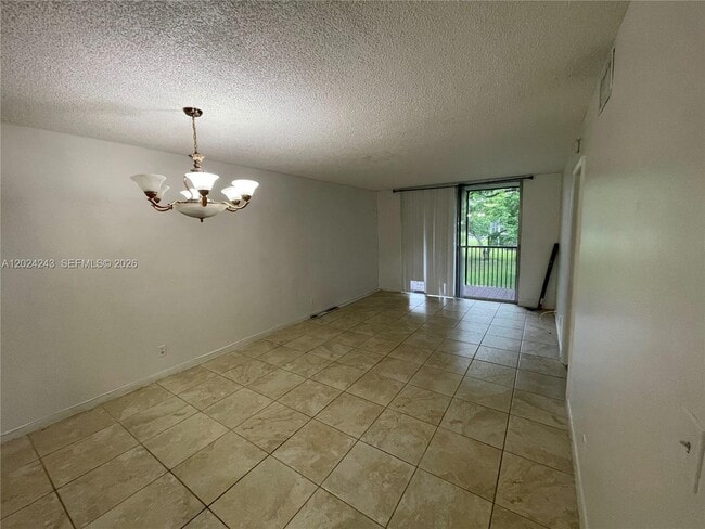 Photo - 8750 N Sherman Cir Unit 208