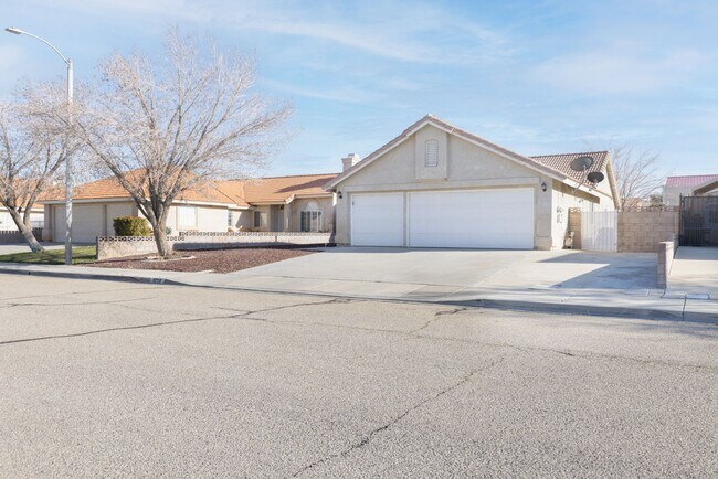 Photo - West Lancaster4 bedroom + bonus room