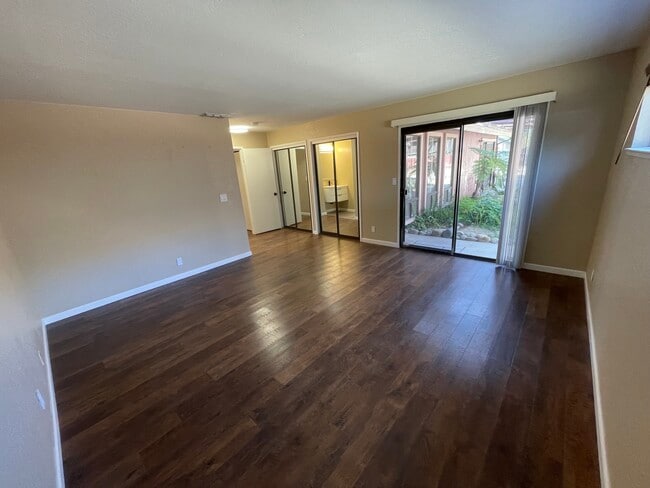 Photo - 5232 Simone Pl