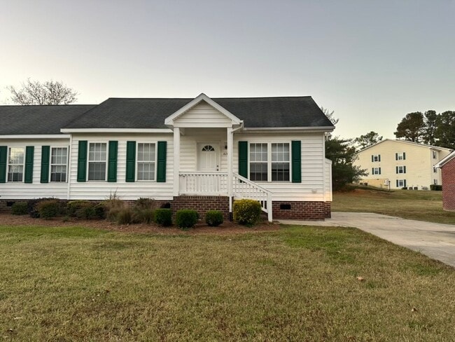 Building Photo - Graham Ave Duplex Unit 1632 Graham