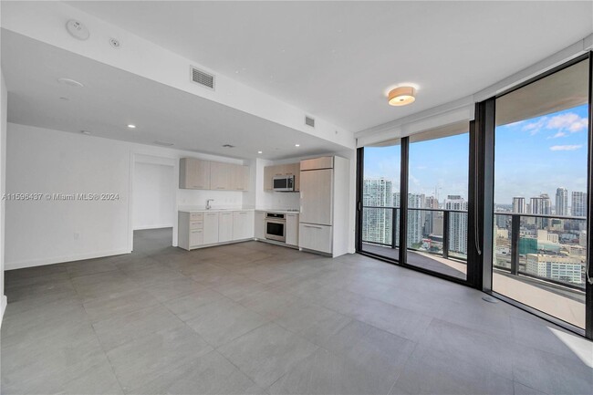 Photo - 45 SW 9th St Condominio Unidad #3901