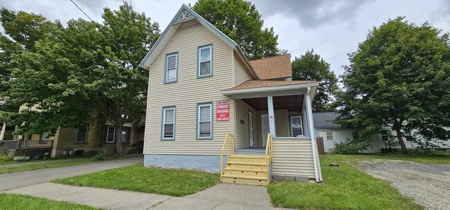 Building Photo - 50 Lincoln Ave Rental