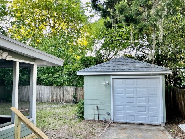 Building Photo - 2115 Belvedere Ave