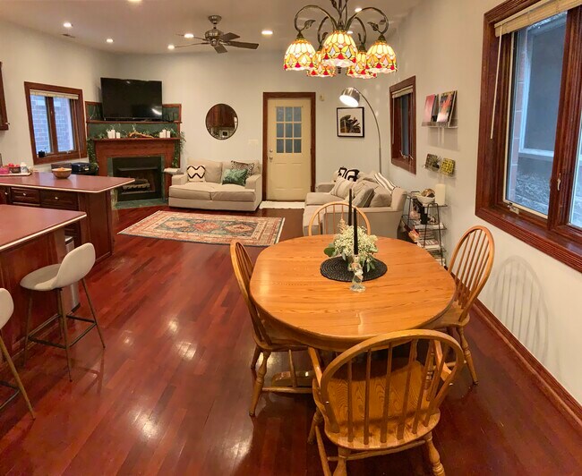 Photo - 1460 W Cortez St Unidad 1