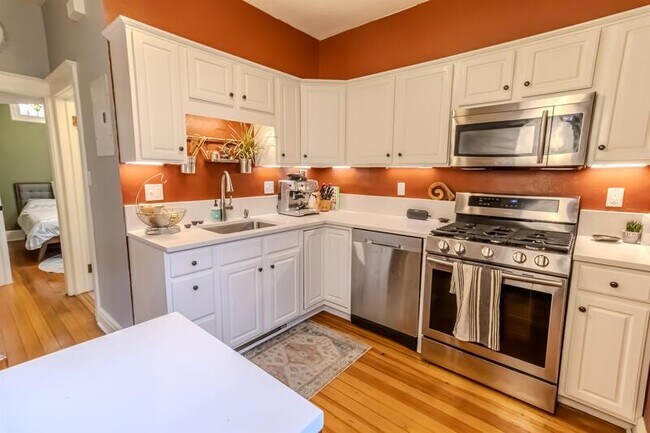 Photo - 127 E Exposition Ave