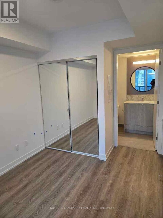 Photo - 771 Yonge St Unit 1002