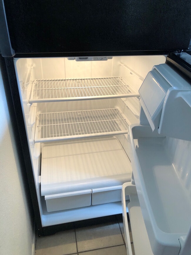 fridge - 3611 1/2 W 4th St Unit 3611.5