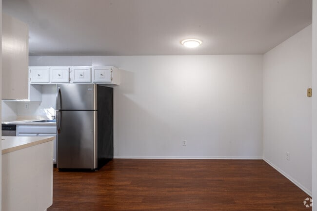 2BR, 1BA - 782SF - Dining Room