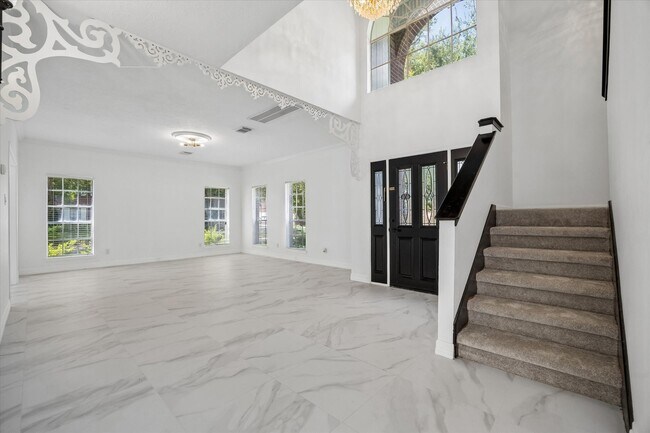 2431 Parkwood Ln
