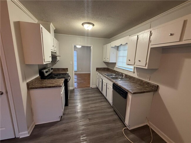 Photo - 532 Woodlore Dr