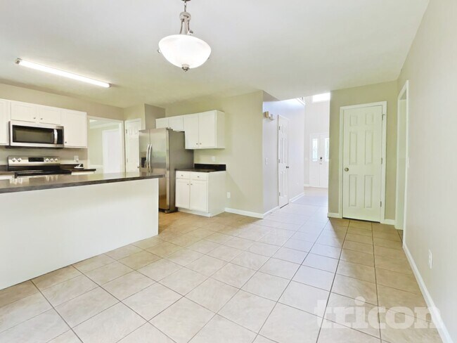 82 Hester Pl
