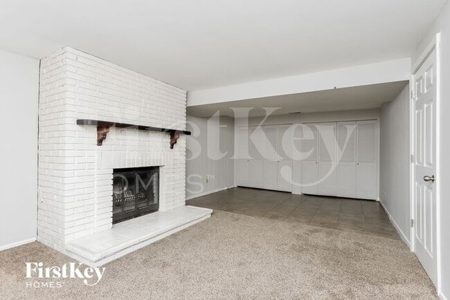 Photo - 323 Turfwood Dr