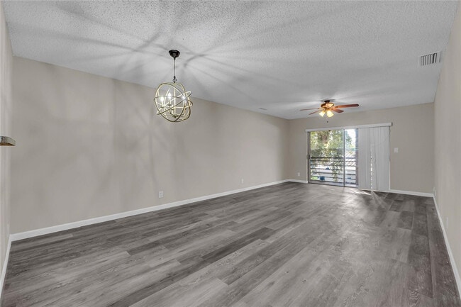 Photo - 3250 NW 85th Ave Unidad 14