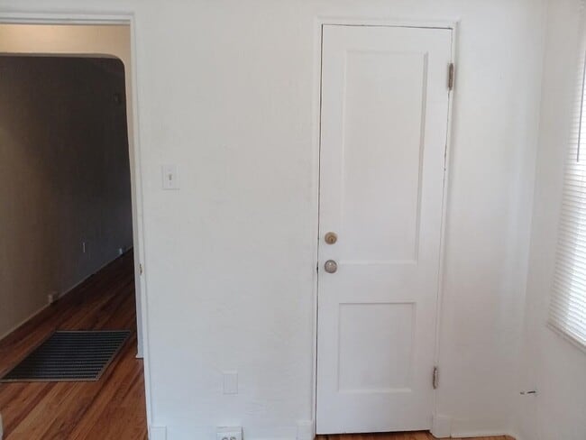 Photo - 230 Espanola St NE