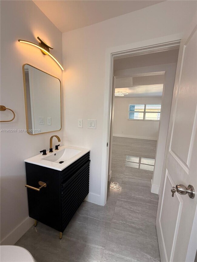 Photo - 809 NW 12th Ave