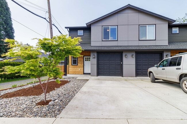 Photo - Move In Ready 3 Bedroom 2.5 Bathroom with ...
