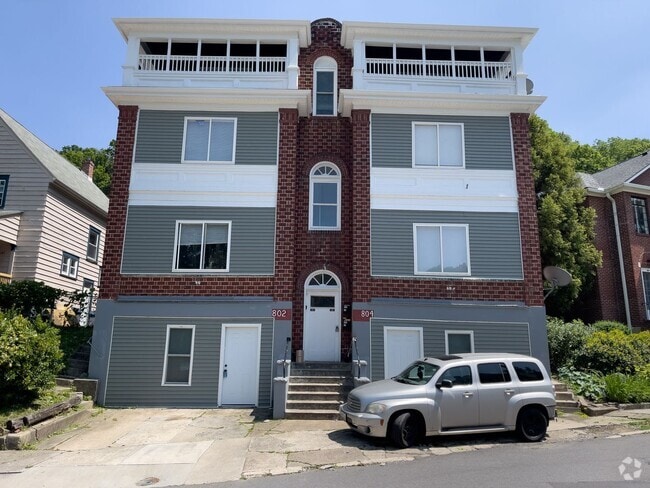 Building Photo - ADR Rentals Gephart Unit 804 Gephart 3