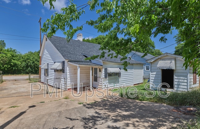 Photo - 213 A St