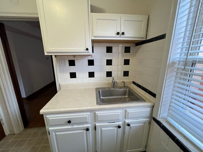 Photo - One Bedroom Apartment in Richmond Heights with One Month Free Move-In Special! Unit 7760 Wise  11