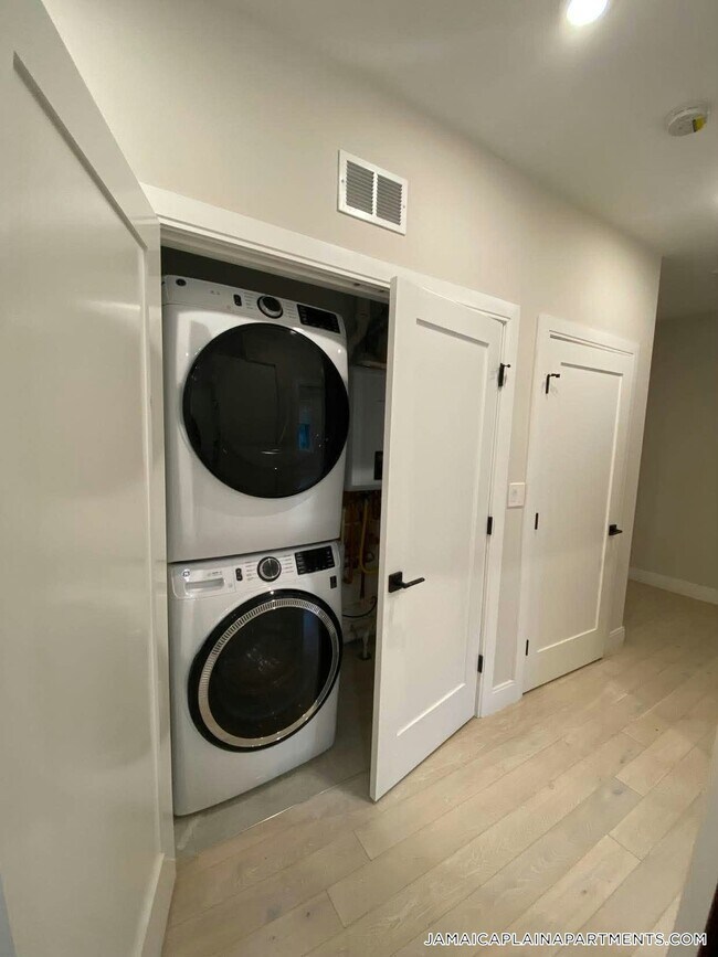 197 Green St Unit 207