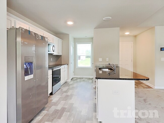 Photo - 205 Tractor Pl