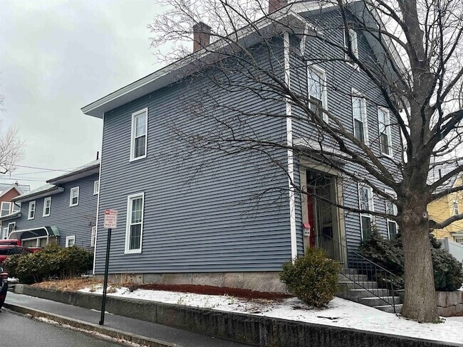 Building Photo - 62 Washington St Rental