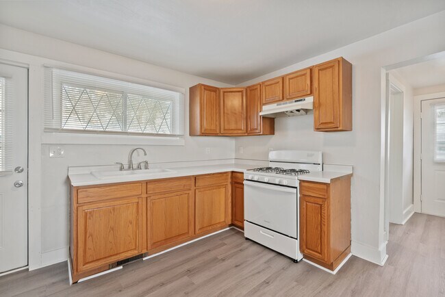 Photo - 803 Vermont Ave